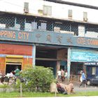 Les Chinois colonisent les petits métiers à Douala