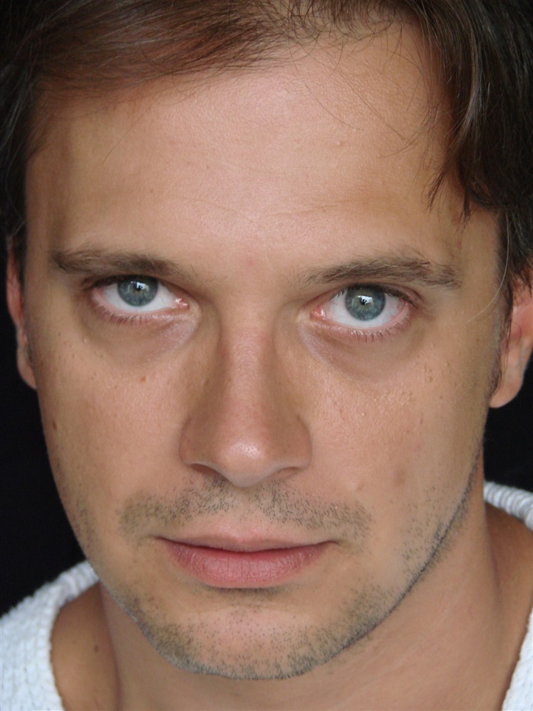 Arnaud LÉONARD Fiche Artiste Artiste interprète AgencesArtistiques