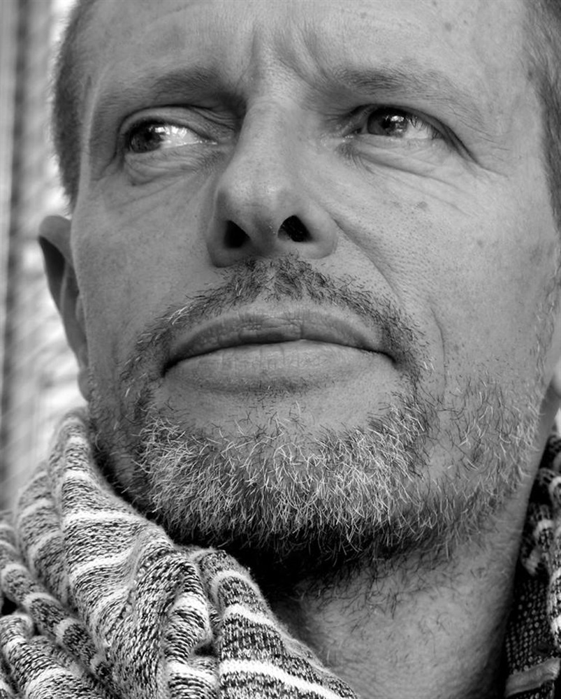 Bernard MINIER Fiche Artiste Ecrivain la