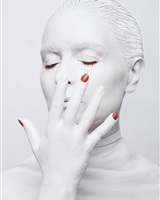 WHITE (© Gérard Berr)
