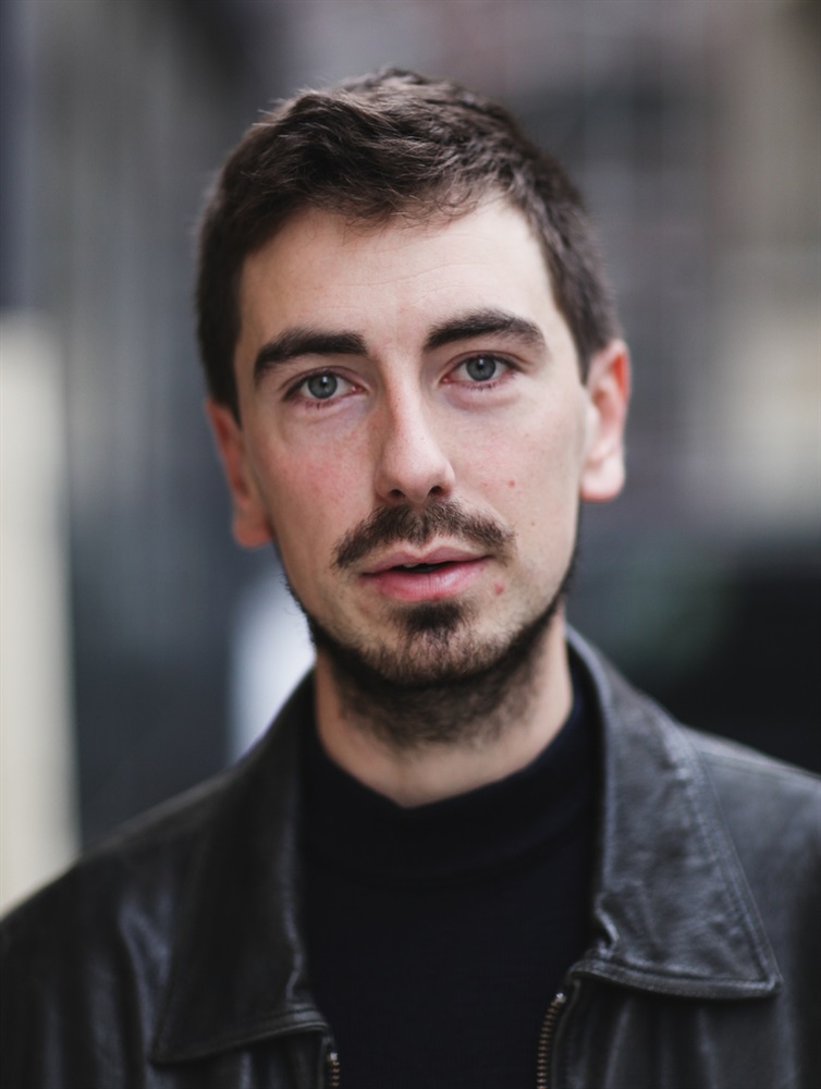 Simon Roehrs Simon ROTH- Fiche Artiste - Artiste interprète - AgencesArtistiques.com ...