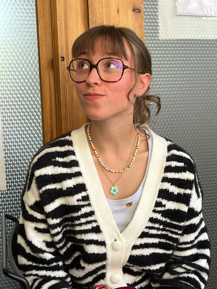 Angel Rouhe Angèle Rohé- Fiche Artiste - Artiste interprète - AgencesArtistiques ...