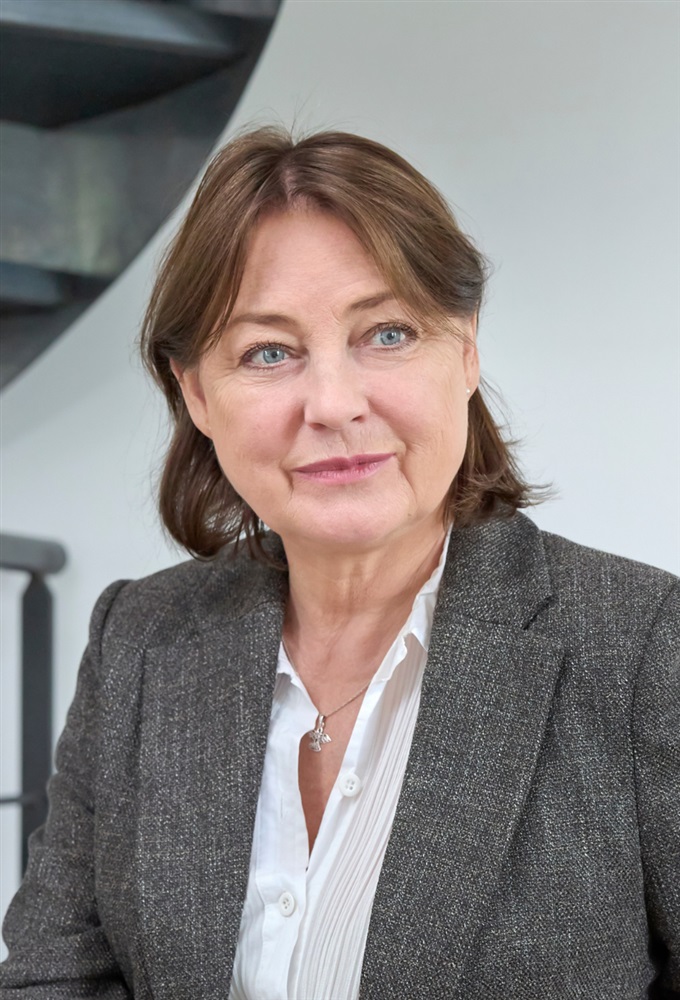 Hester Wilcox- Fiche Artiste - Artiste interprète - AgencesArtistiques ...