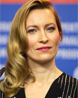Dounia Sichov 
