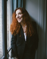 Debout <br />Noémie Kadaner@copyright 