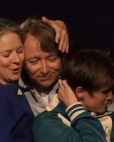 Les Gunns Habitent au 43 - Chroniques dune famille ordinaire (Micheline Martinet)
