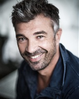 portrait 
© Lou SARDA