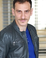 Portrait Moustache<br />candice Nechitch
