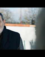 capture écran un homme en fuite 
