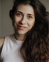 &copy; Victoria Vinas