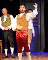 Bazile dans le Mariage de Figaro Théâtre Galabru (© Delphine H)