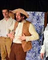 Antonio dans le Mariage de Figaro Théâtre Galabru (© Delphine H)