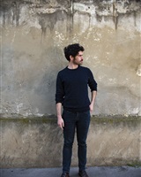 en pied<br />© Jade Lohé
