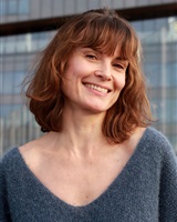 ALEXANDRA HOLZHAMMER 
