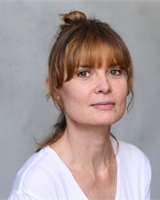 ALEXANDRA HOLZHAMMER 
Iris K