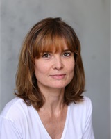 ALEXANDRA HOLZHAMMER 
Iris K