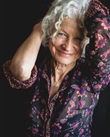 Evelyne Delmer, sourire, shoot2025<br />Fred Dorst