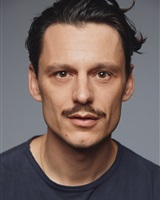 Portrait 2025 
© Hugo HORSIN