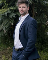 Joe Appel - 3/4 costume<br />© Maureen Di Cicco