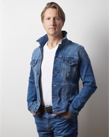 Vincent ACHERITEGUY veste jean - plan américain 569<br />&copy; Thibault Demorat
