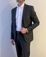 Barbe et costume - Vincent ACHERITEGUY<br />&copy; Thibault Demorat
