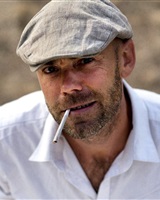 Portrait casquette clope<br />Samien Méridja