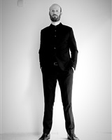 Full length (&copy; Lila Rose de Guilhermier)