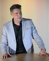 Costume 6<br />Stéhane Cambon