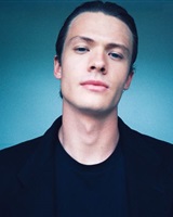 portrait 
&copy; Lisa Roze