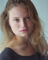 Esther Gajos 
Guillaume Plas