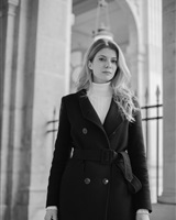 &copy; SABRINA WEISS