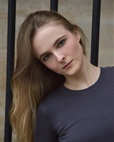 Illona Hoeltzel<br />