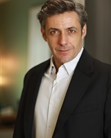 Financier<br />Candice Nechitch