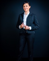 Perrine Lazaroo pied tailleur souriante<br />