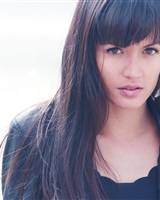 Perrine Lazaroo portrait cuir<br />