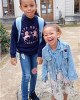L&eacute;na&iuml;s et A&euml;lya Gace-Cojean 
