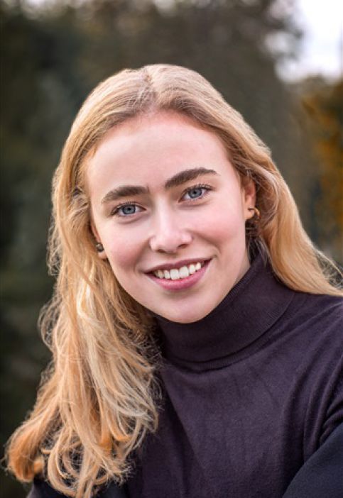 MAÏA BRINGUE