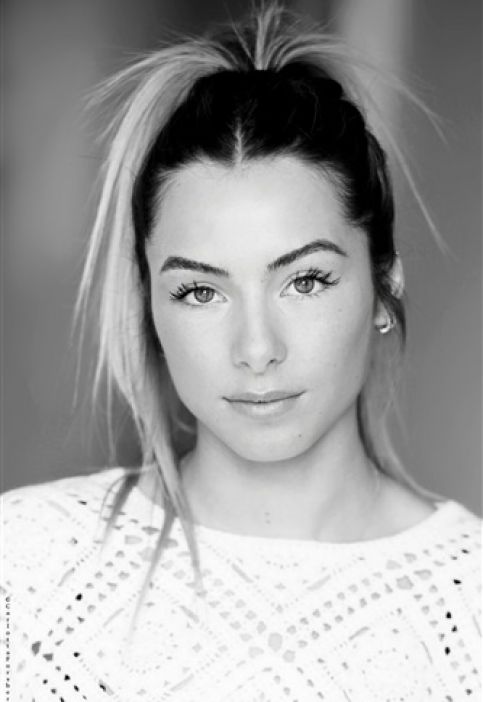 JUSTINE MENORET