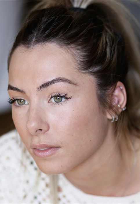 JUSTINE MENORET