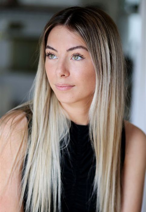 JUSTINE MENORET