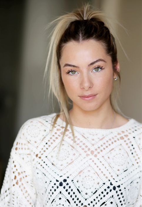 JUSTINE MENORET